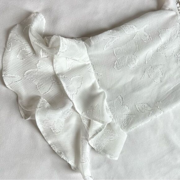 CeCe Dove White Tiered Ruffle Floral Appliqué Bell Sleeve Boho Blouse SZ L - Picture 8 of 10